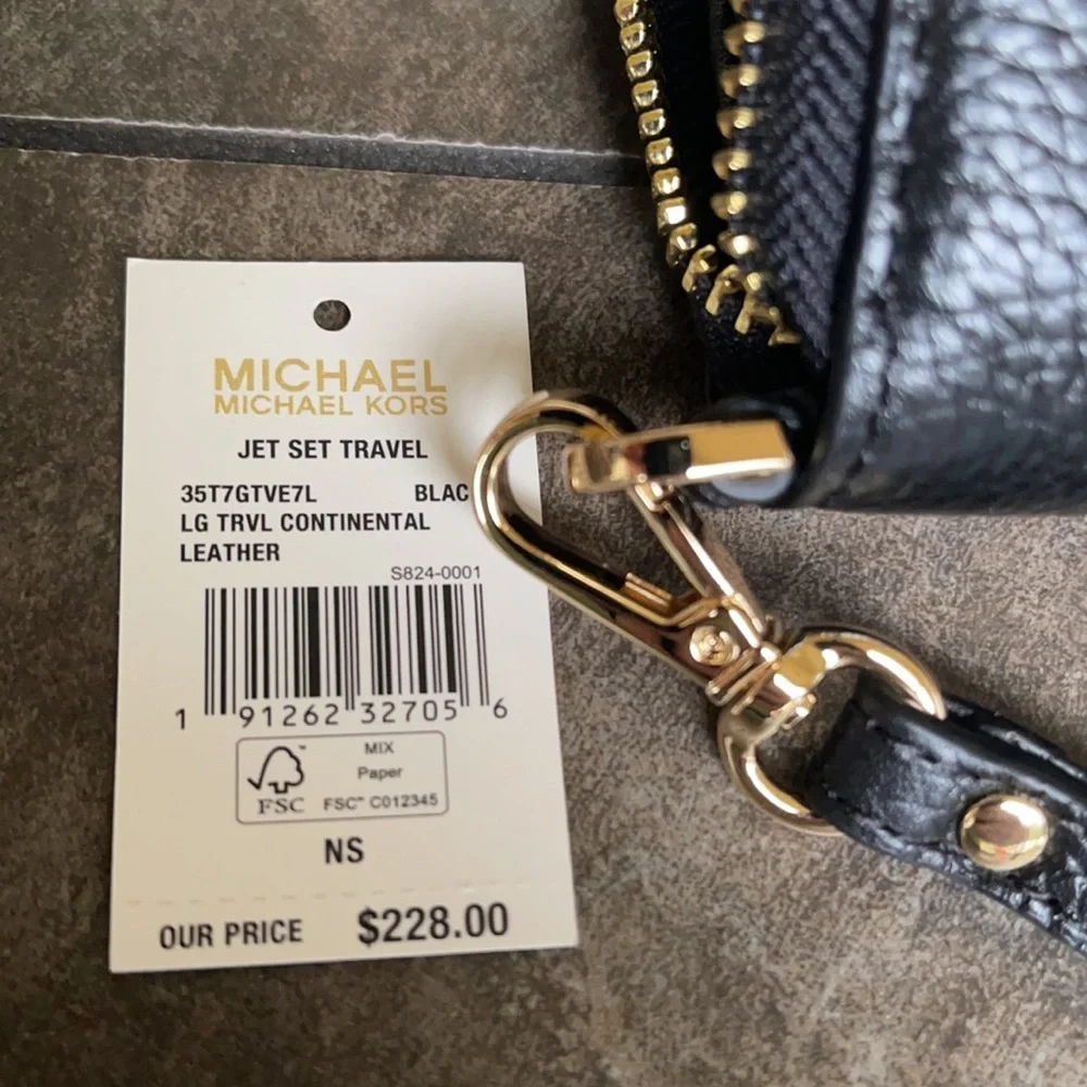 Michael Kors Jet Set Travel Large Travel CONTINENTAL Wallet-Wristlet